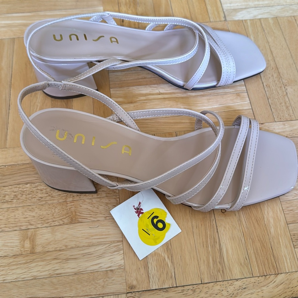 Unisa summer sandal size 9